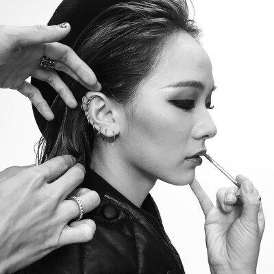 hl李夏麟这一排耳环超酷了