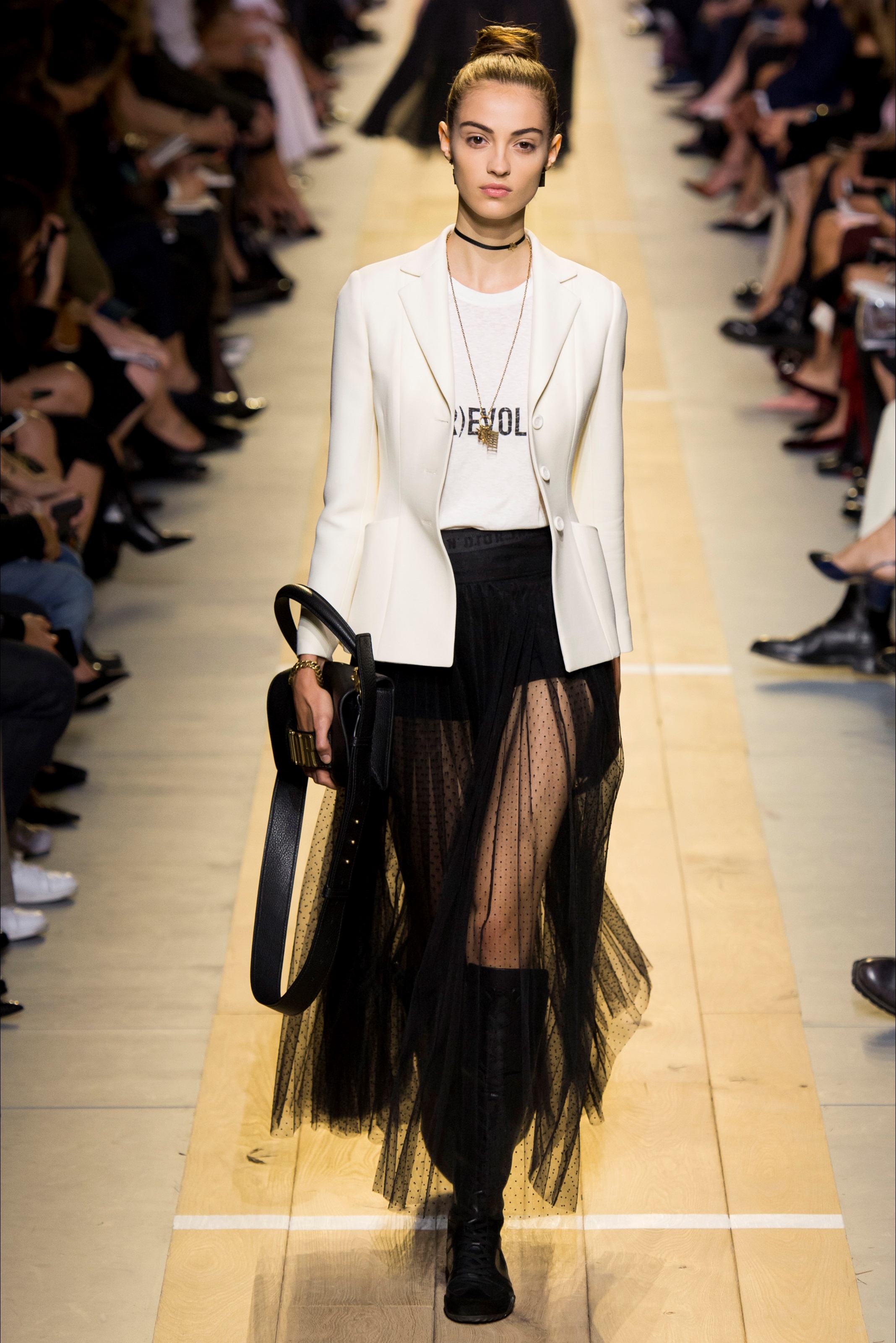 christian dior(迪奥)2017巴黎时装周春夏发布秀 女权主义