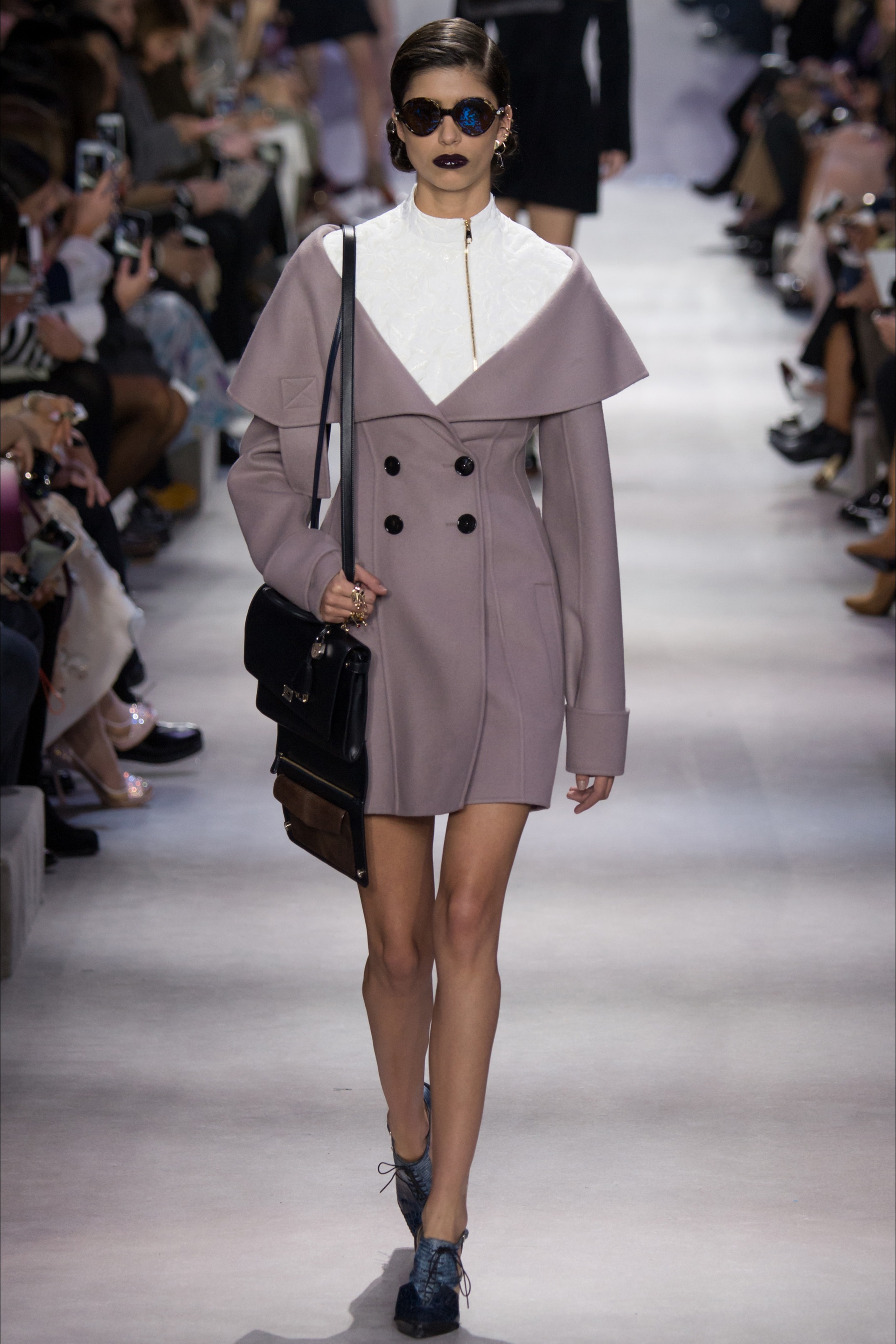 christian dior(迪奥)于巴黎时装周发布2016秋冬高级成衣系列