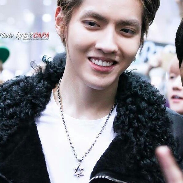 吴亦凡 kris 壁纸明星 可爱头像 综艺男神 帅哥美图 美男写真
