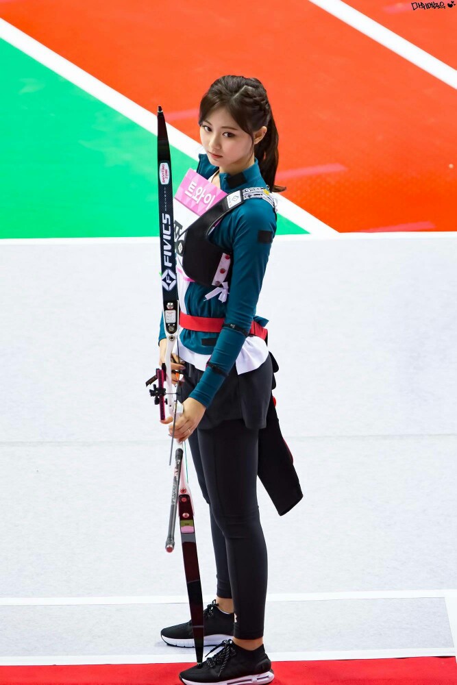 韩国射箭美女周子瑜图片