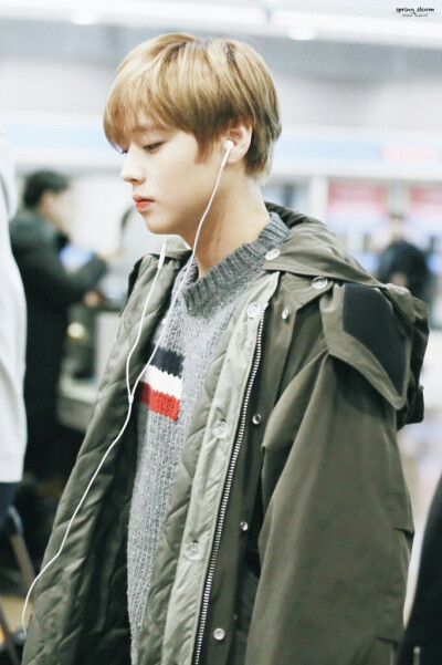 朴志训 cr.logo