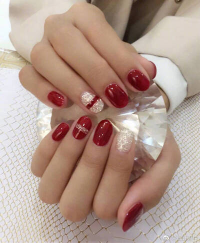 红色系美甲