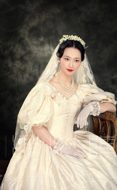 红色复古婚纱照