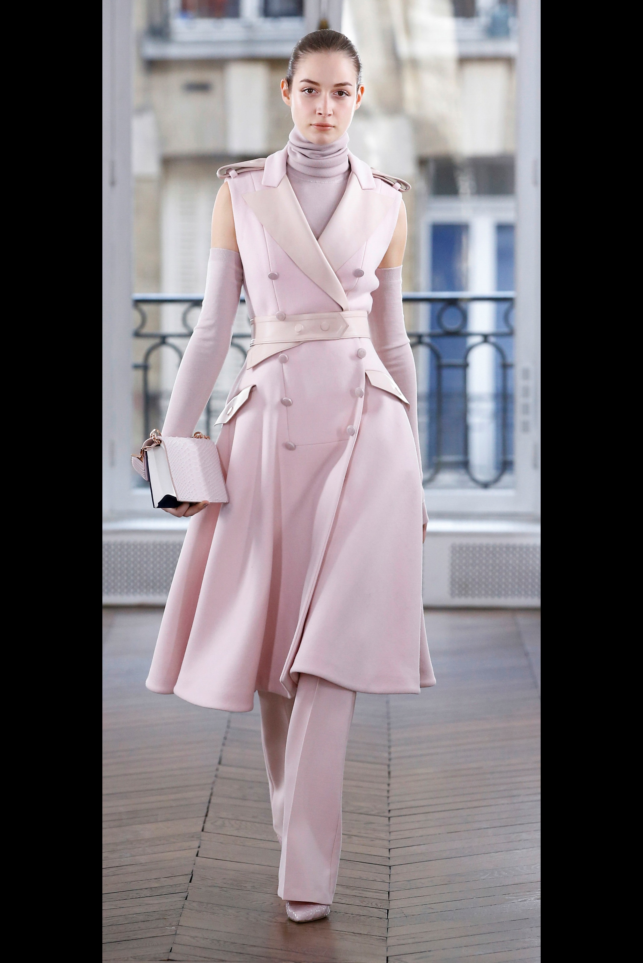 罗索2018巴黎时装周秋冬高级成衣发布秀