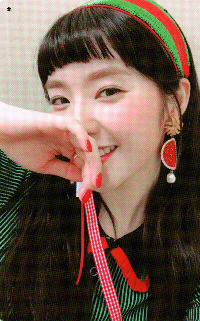 主打曲《red flavor》irene裴珠泫/裴柱现 专辑小卡