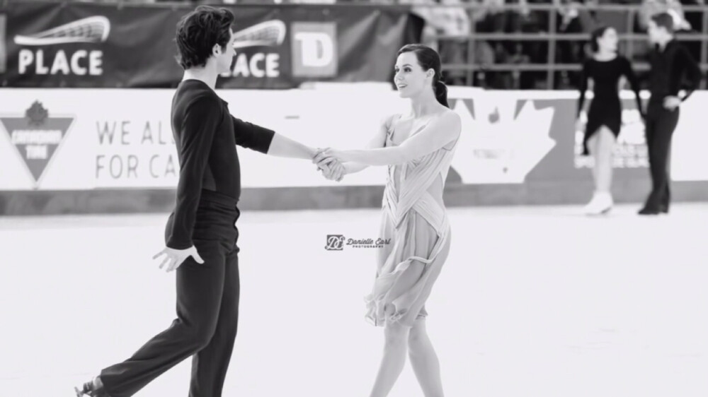 加拿大花滑运动员 tessa virtue&scott moir 图片来源youtube视频截图