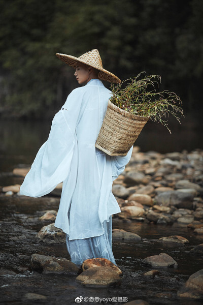 僧人唯美古风图片