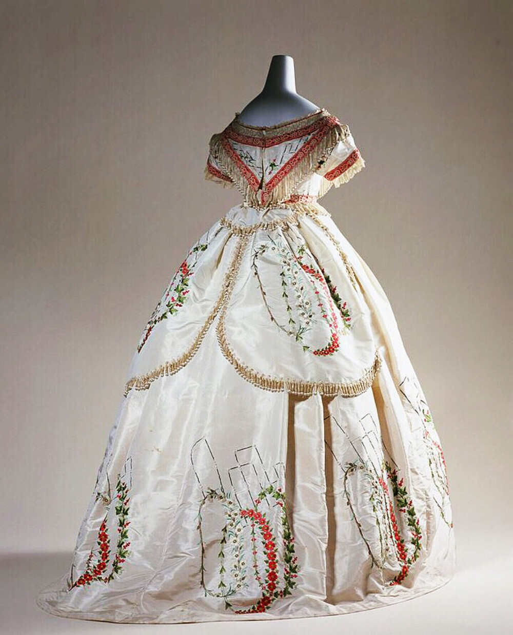 维多利亚时期的礼服(1837