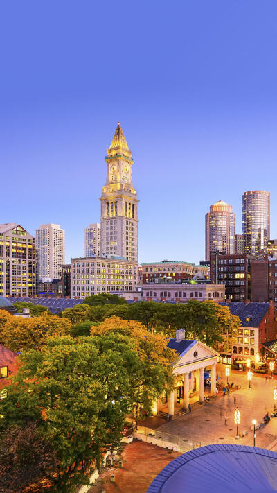 波士顿美国最古老,最有文化价值的城市之一,人文艺术气息浓厚,在城内