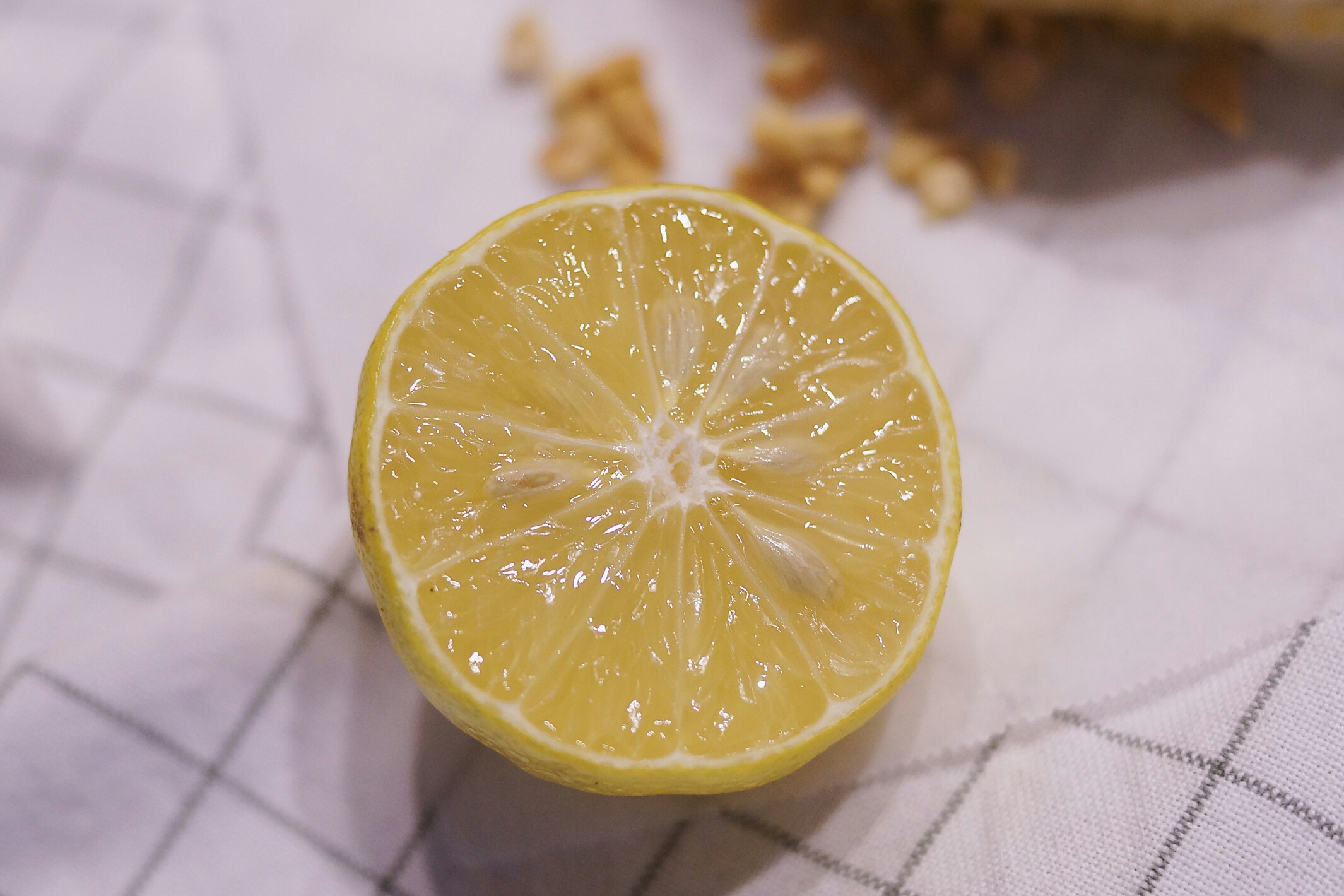 柠檬容易变质，干柠檬片怎么保存、保质期多久？_冰箱