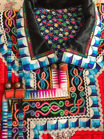 收集   点赞  评论  蒙古族民族服装民族纹样民族风走起 0 1 牧民