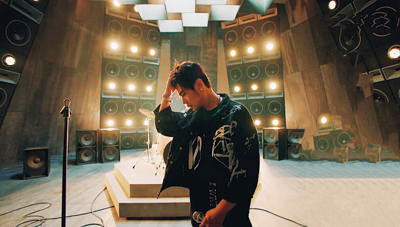 周杰伦 不爱我就拉倒