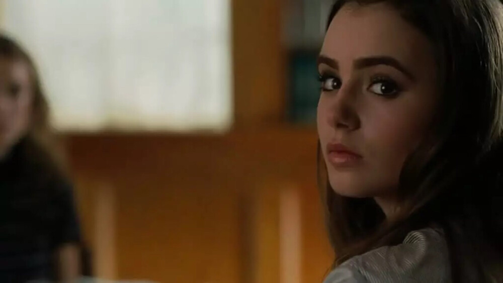 弱点——lily collins