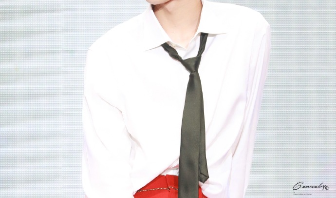 超级爱白衬衫学长 cr:concealme0802_蔡徐坤