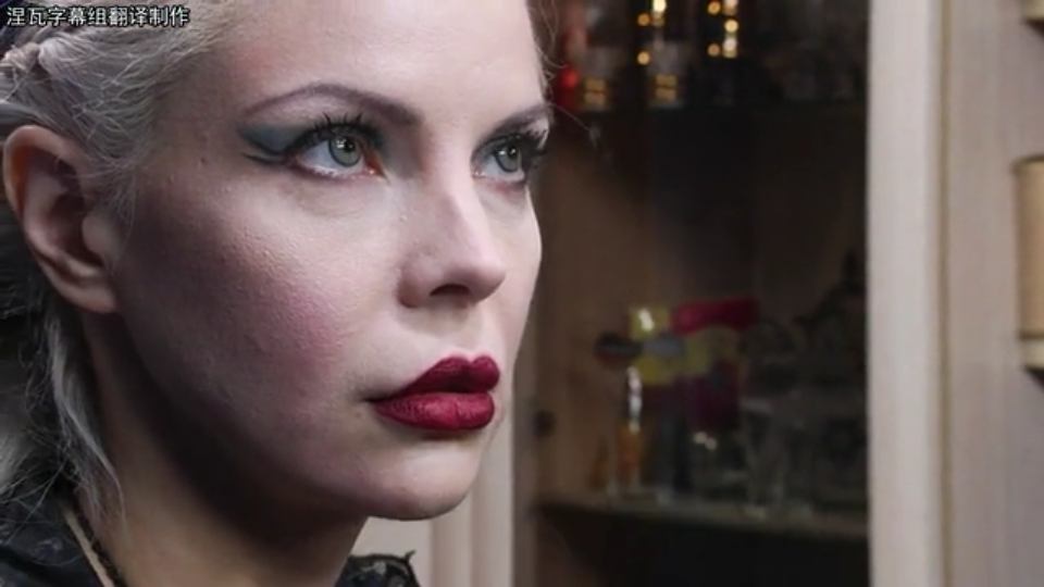 ДжулияВанг