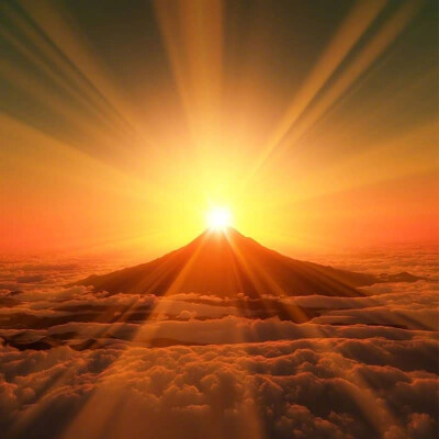 富士山日出,被称为御来光,据说可带来充盈的力量和好运