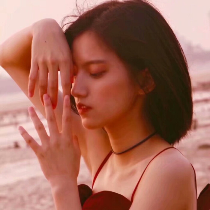 【是清浅的红色呀】