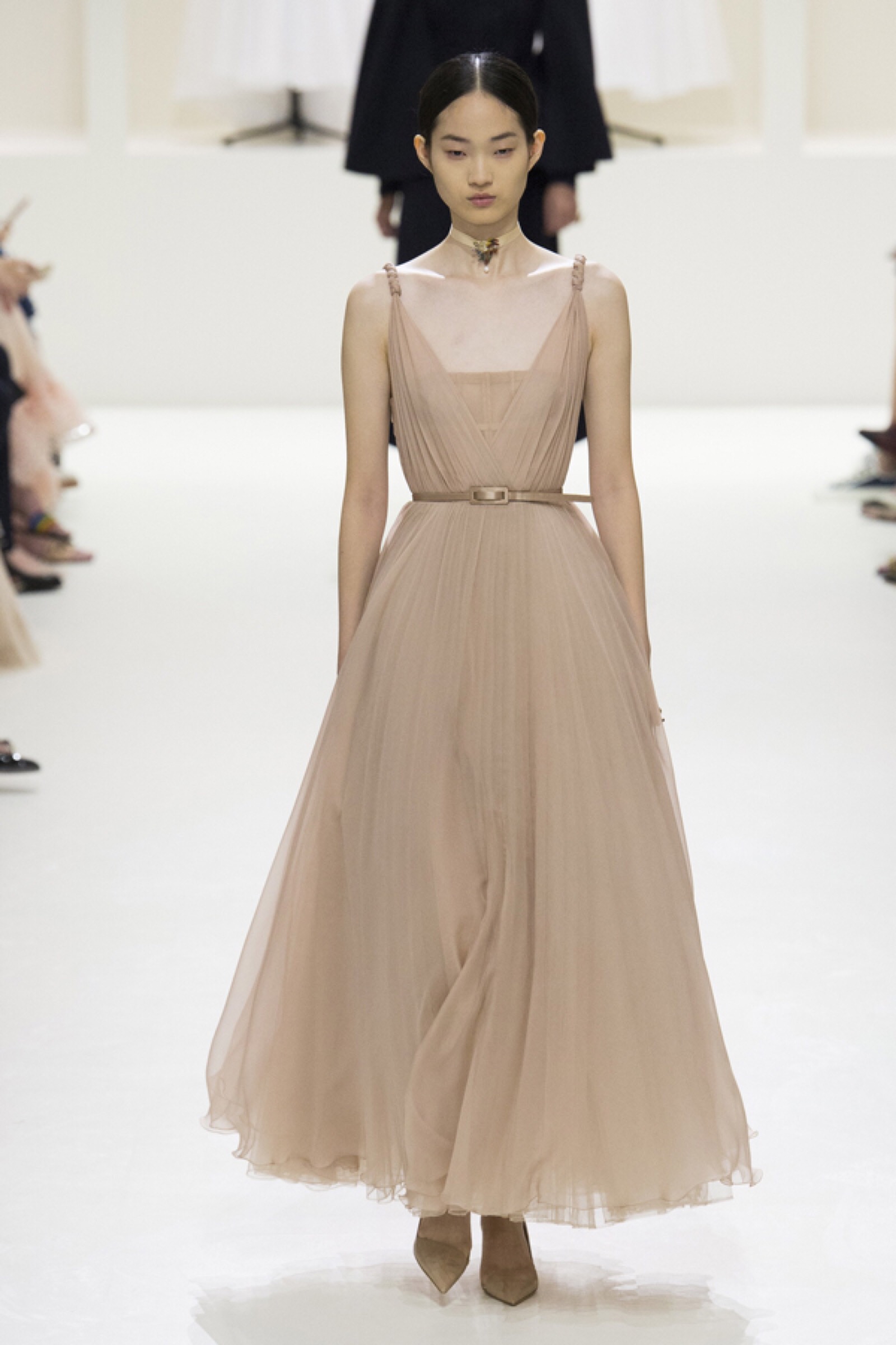 christian dior(迪奥)于巴黎高定时装周发布2018秋冬高级定制系列