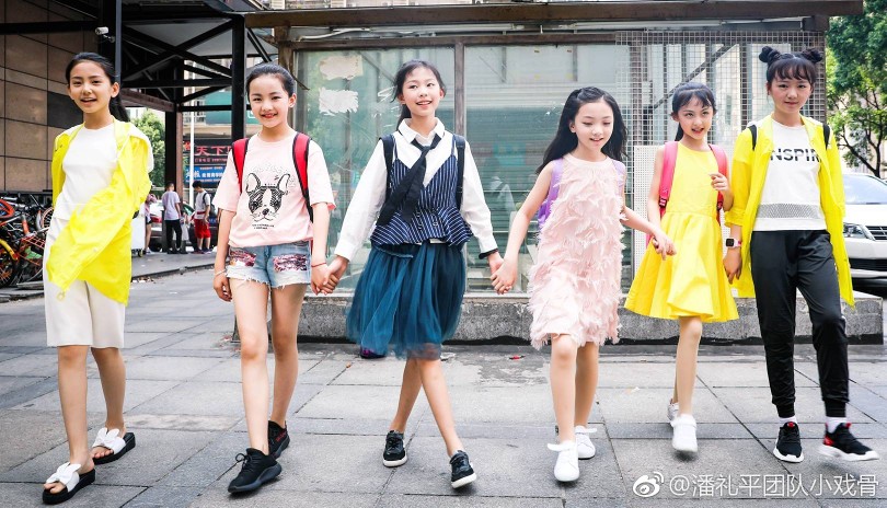 从左到右:孙伊雯 钟奕儿 刘戴恩 贾念莹 周漾玥 钟宝儿