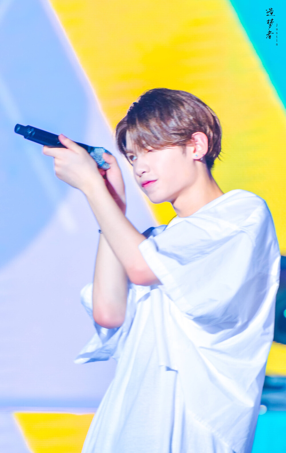 justin黄明昊