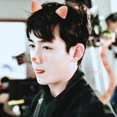 朱一龙,顺毛黑袍使~可爱