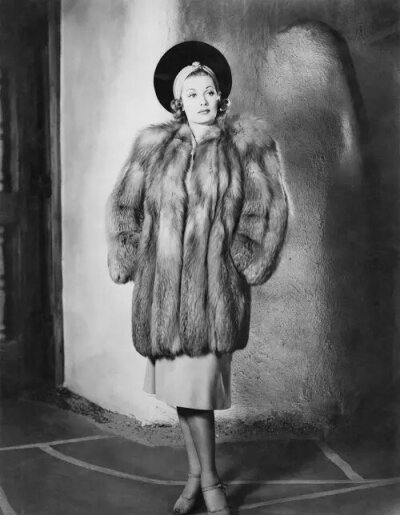 穿皮草的露西尔·鲍尔 lucille ball
