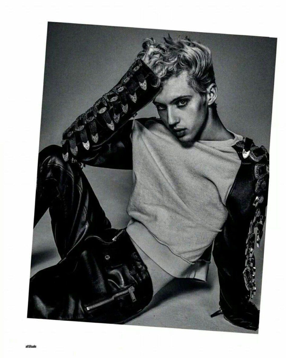 troye sivan黑白