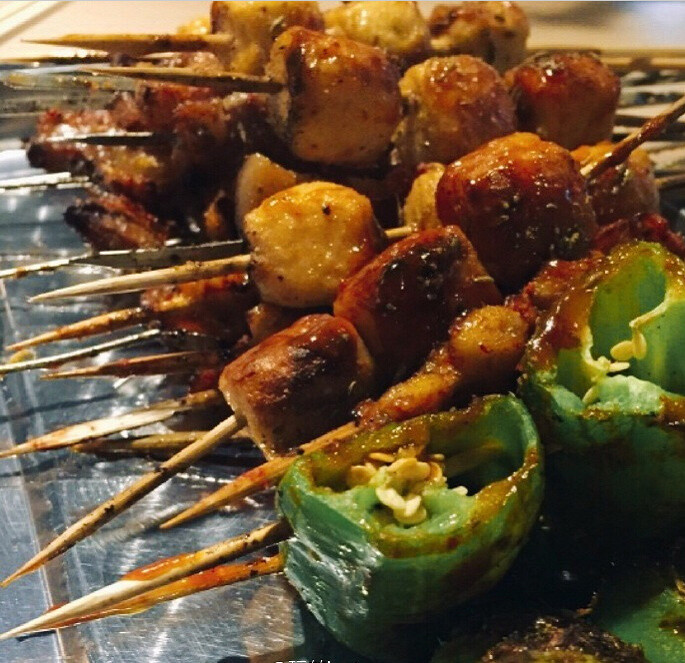 比如你晚上自认为已经吃的很饱,但是现在有人请你烧烤,你还是能吃几十