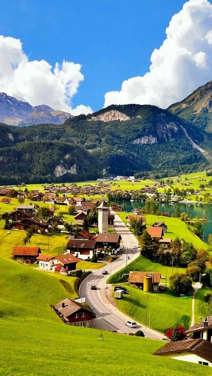 瑞士湖畔小镇龙疆镇