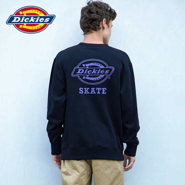 点,看上去比较干净阳光,送男朋友衣服呢,就推荐champion还有dickies