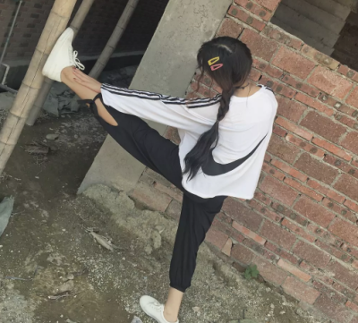 王默默小姐姐