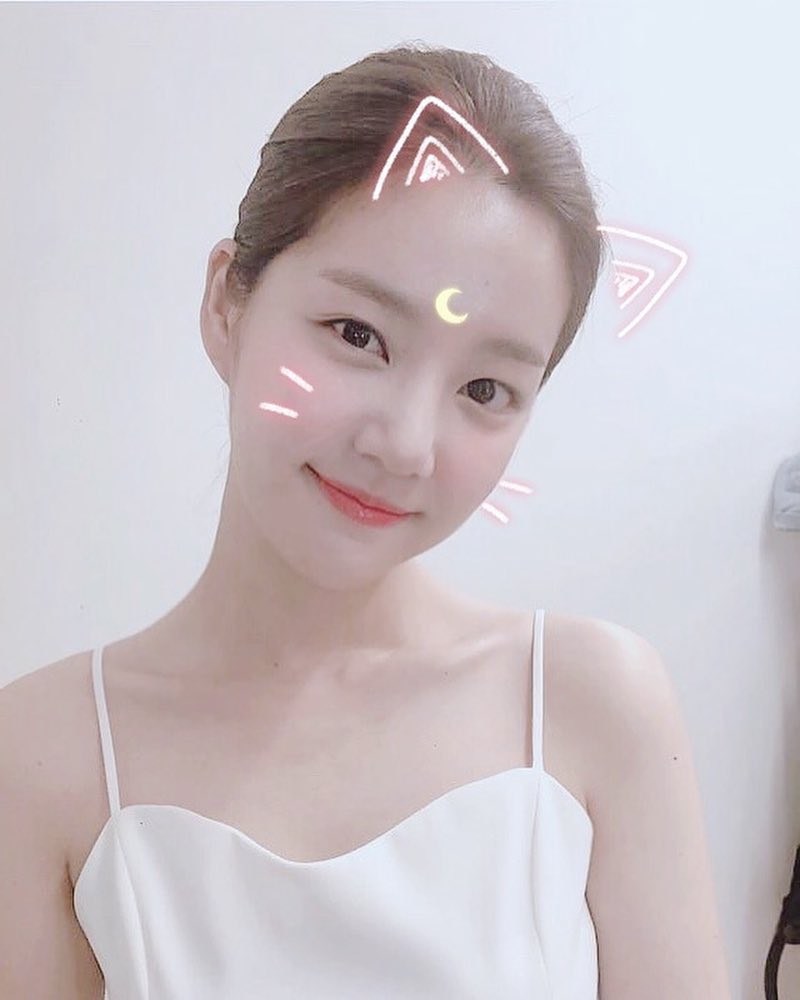 李侑菲