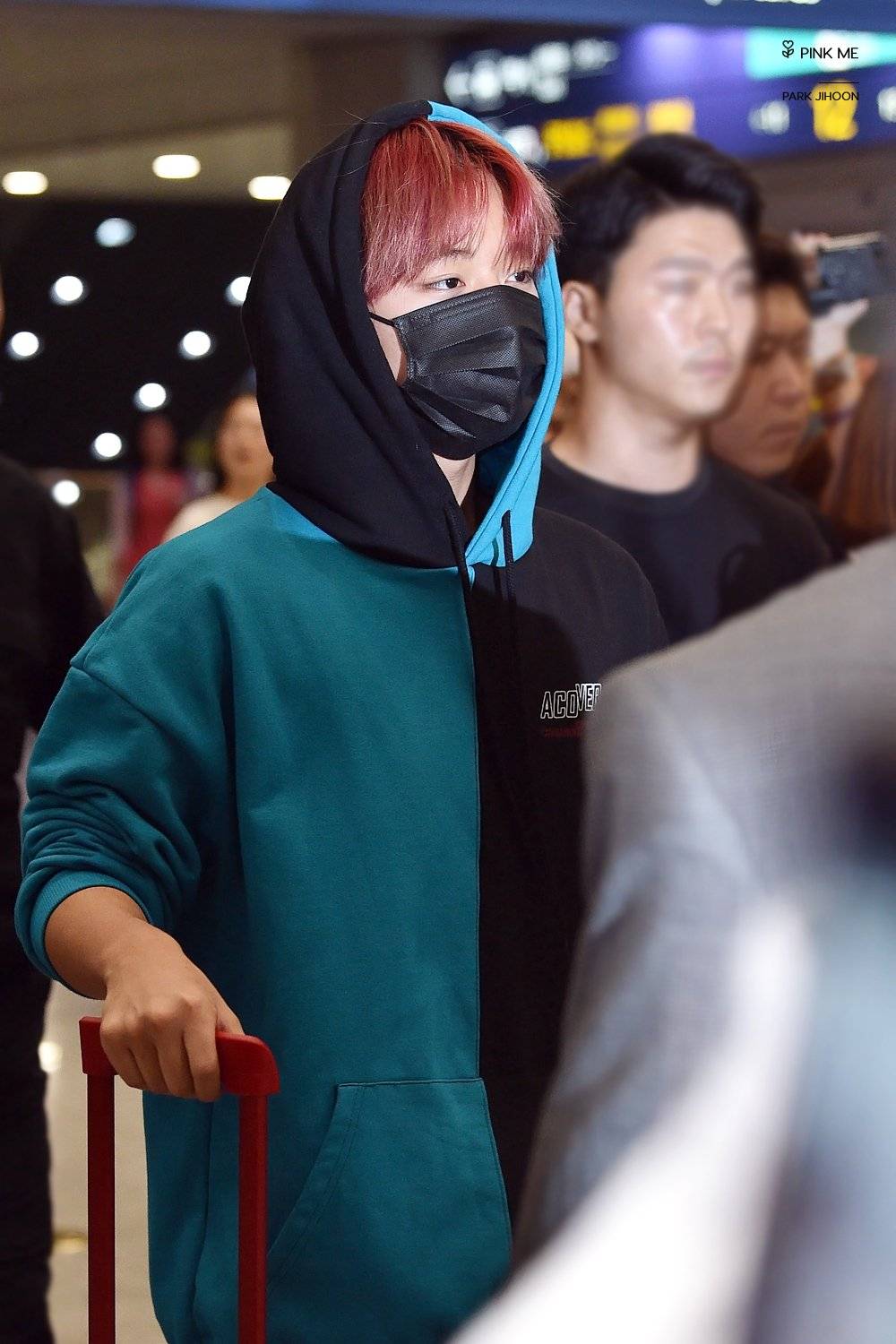 朴志训jihoon.