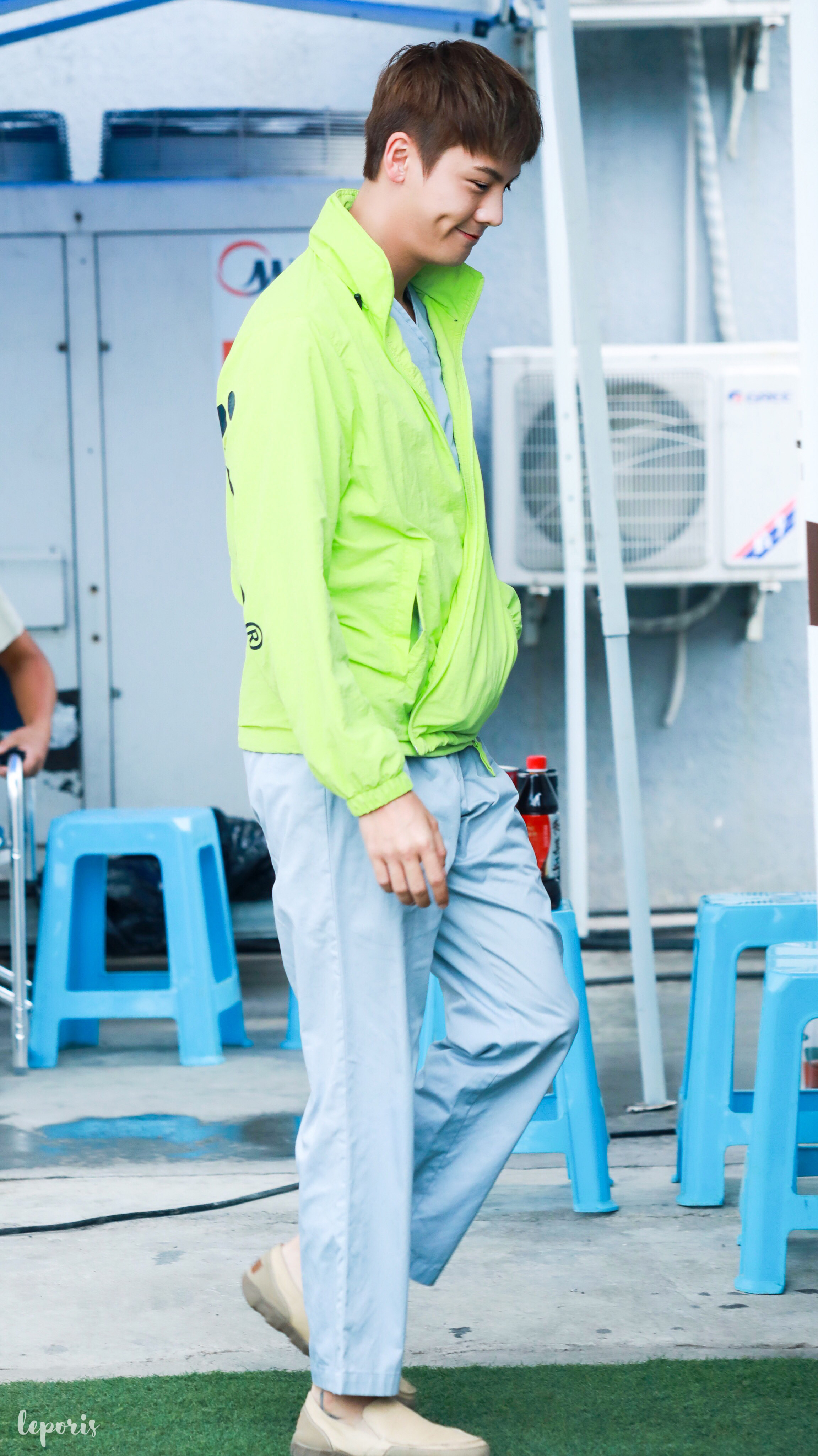 【陈伟霆 william chan】风暴舞 李俊杰 探班 2303 x 4095 px(图源