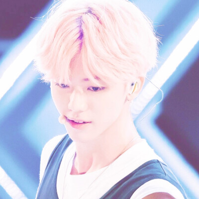 男爱豆头像罗渽民