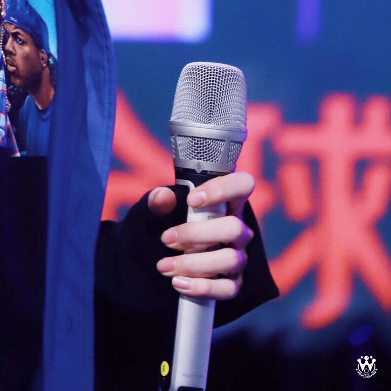 小鬼王琳凯 手
