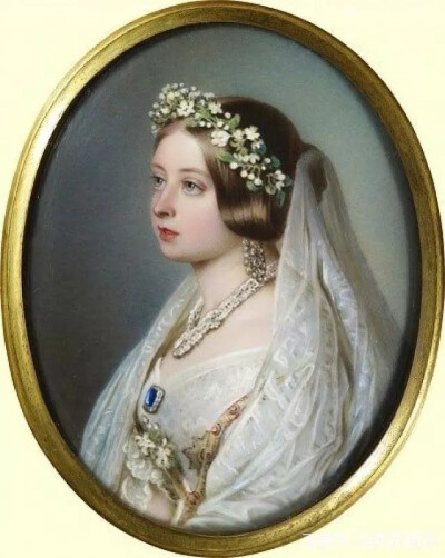 18世纪欧洲女性头饰图片