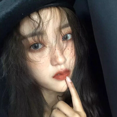 温柔女生头像喜欢关注鸭!