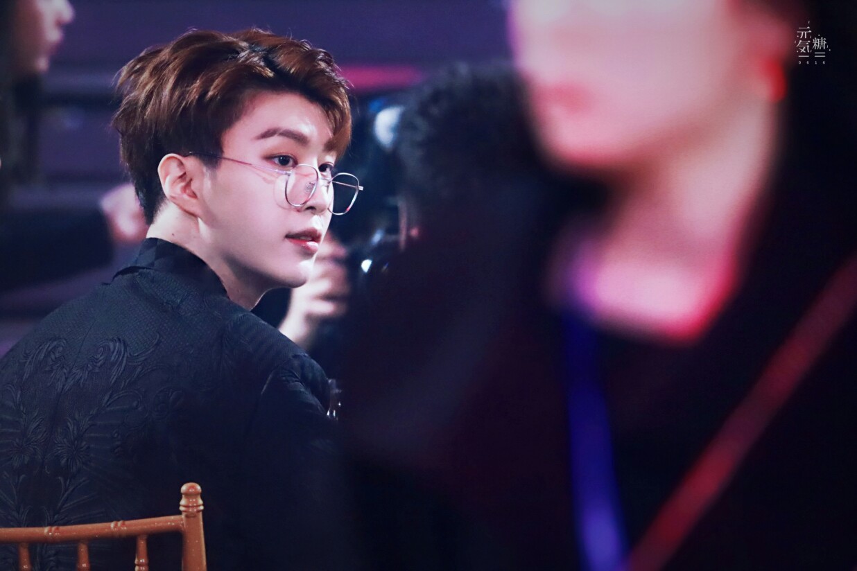 爱奇艺尖叫之夜范丞丞