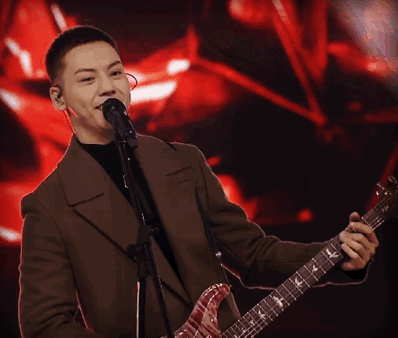 寸头是检验帅哥的唯一标准#寸头果然是检验帅哥的标准啊,陈伟霆这个