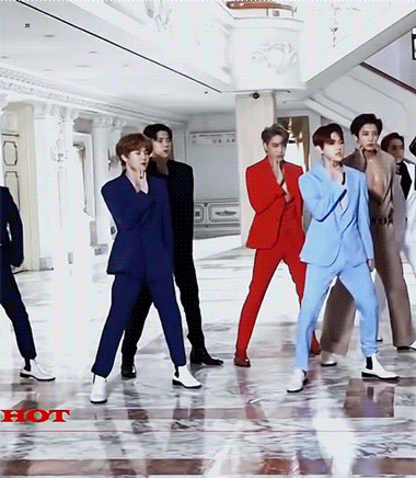 边伯贤 love shot mv gif