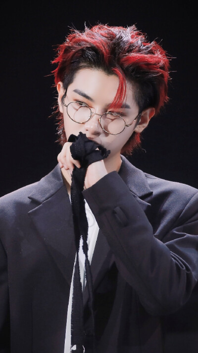 欲· 黄明昊 justin · 高清壁纸