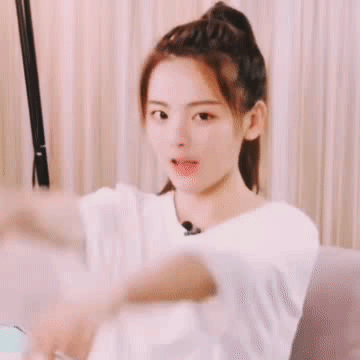杨超越表情包