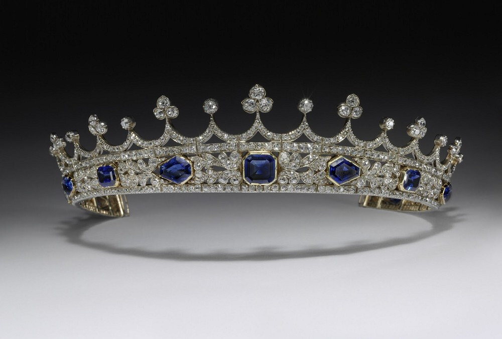 法国王室的蓝宝石王冠图片