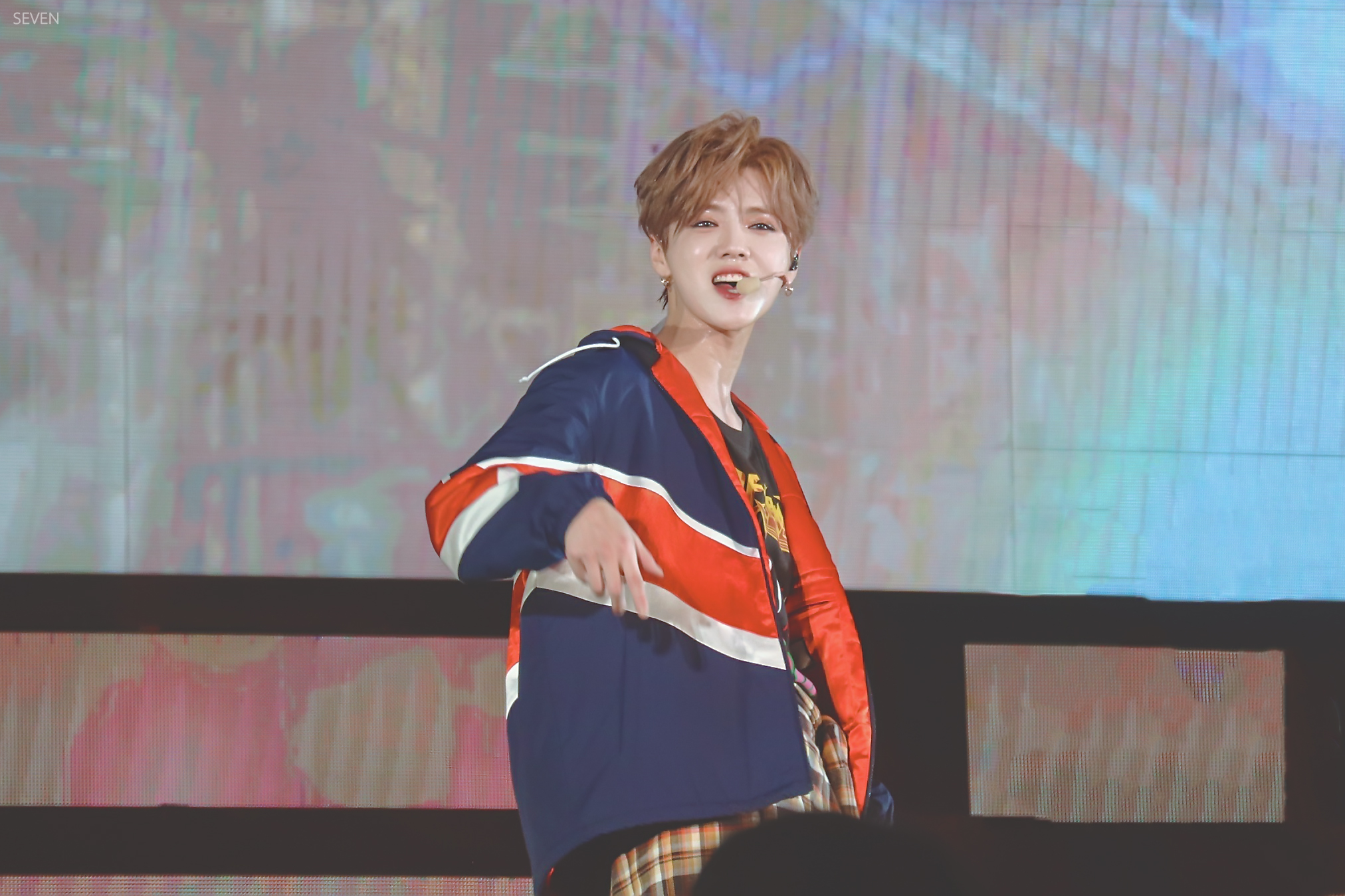 【sunflower】181006 鹿晗2018年[re:x]巡… - 堆糖,美图壁纸兴趣社区