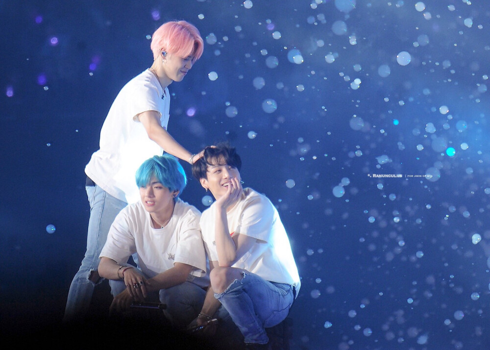 bts 防弹少年团 忙内line 饭拍