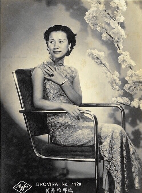 民国时期,上海温润优雅的旗袍女子