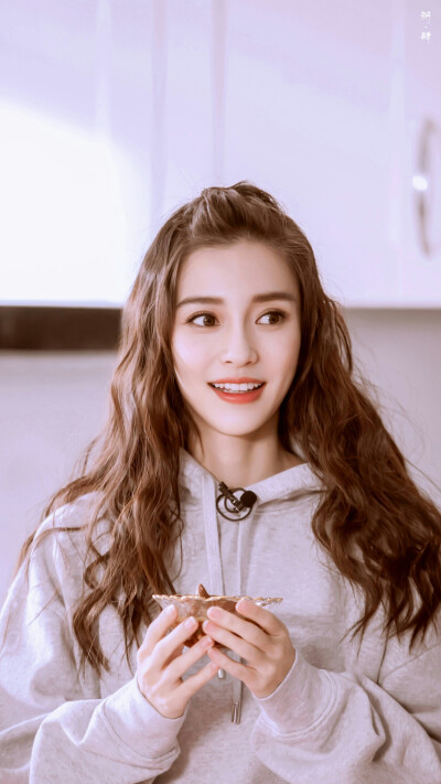 angelababy# &杨颖陪你过大年& cr微博