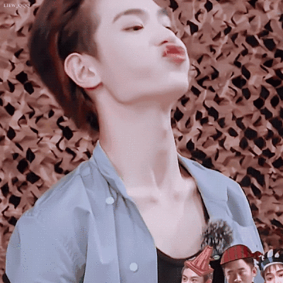 justin黄明昊动图